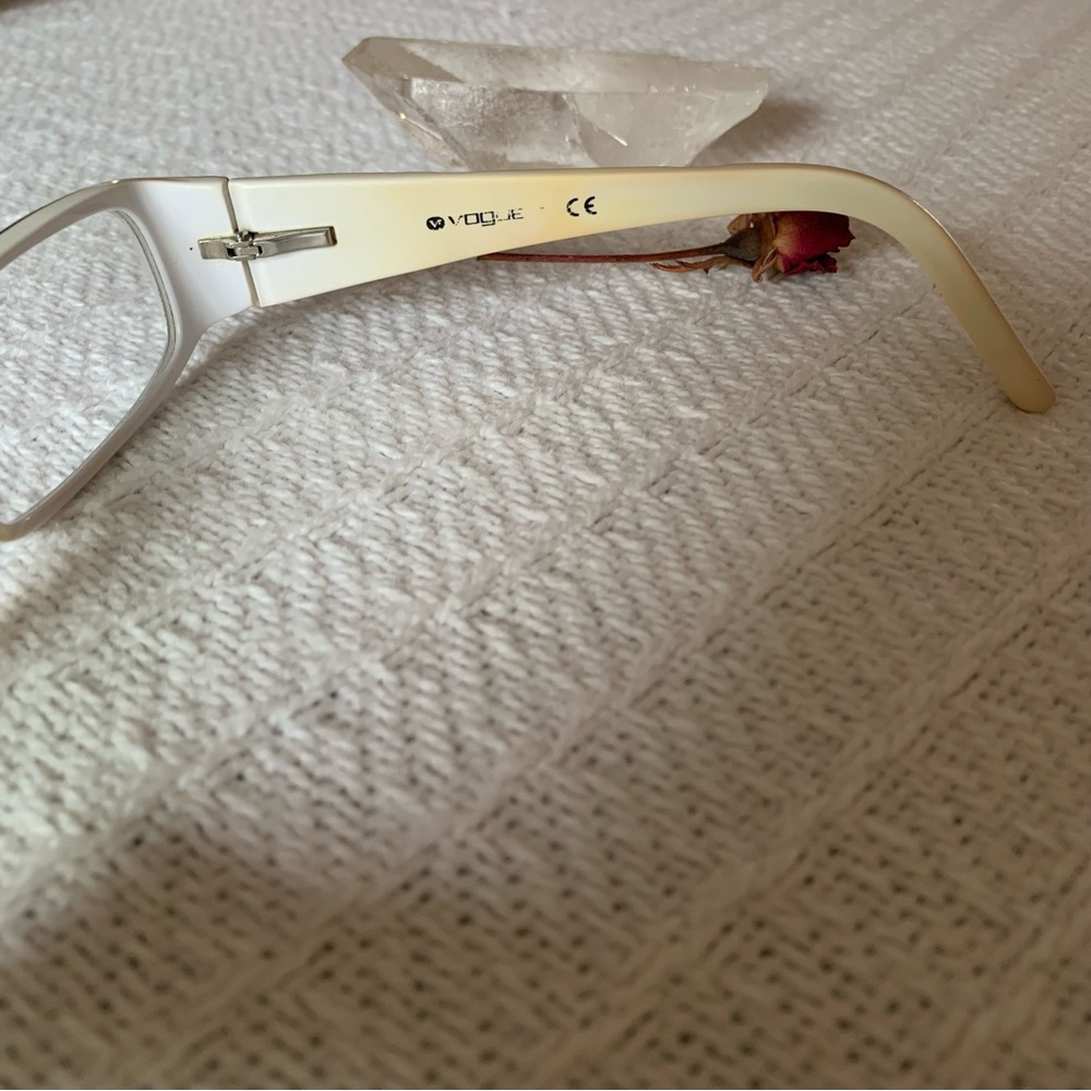 Vogue Prescription Eyeglasses + Eyeglasses Case - Picture 13 of 14